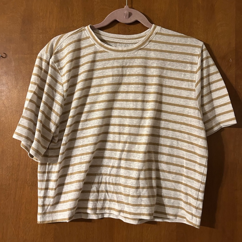 Universal Thread Striped Cropped Top - Picture 2 of 4